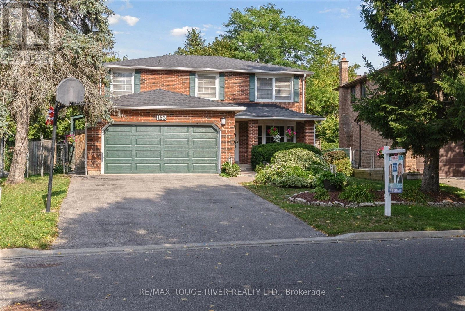 153 Walton Drive, Aurora, Ontario  L4G 3R9 - Photo 1 - N12412052