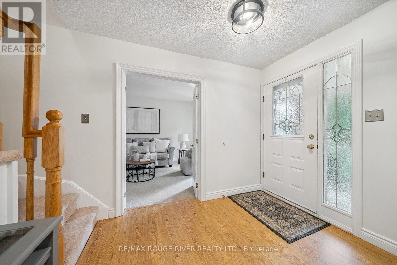 153 Walton Drive, Aurora, Ontario  L4G 3R9 - Photo 3 - N12412052