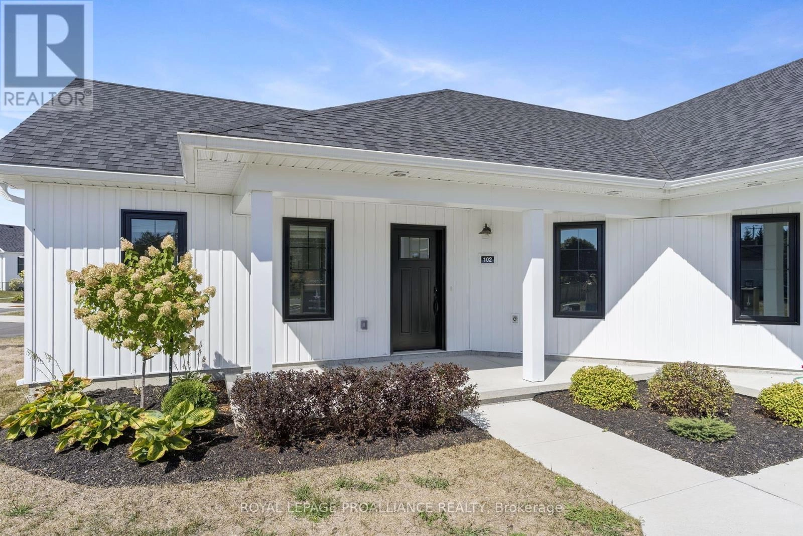 102 - 14 Meadowcreek Drive, Brighton, Ontario  K0K 1H0 - Photo 1 - X12413180