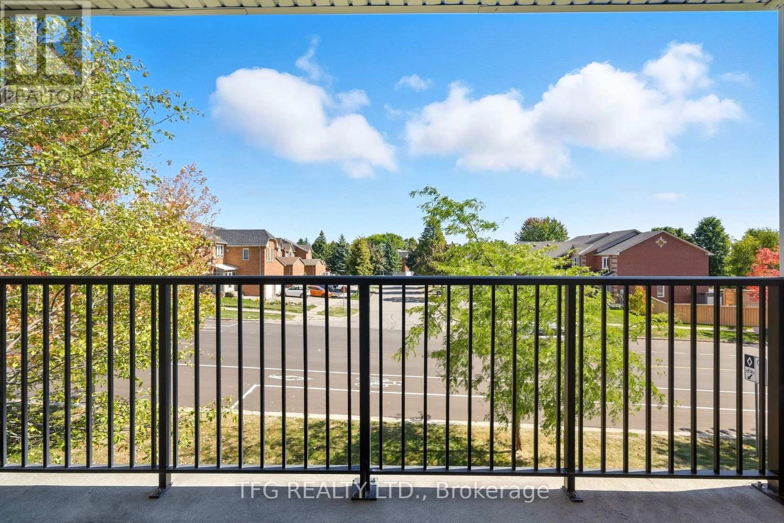 211 - 106 Aspen Springs Drive, Clarington, Ontario  L1C 5N7 - Photo 1 - E12413911