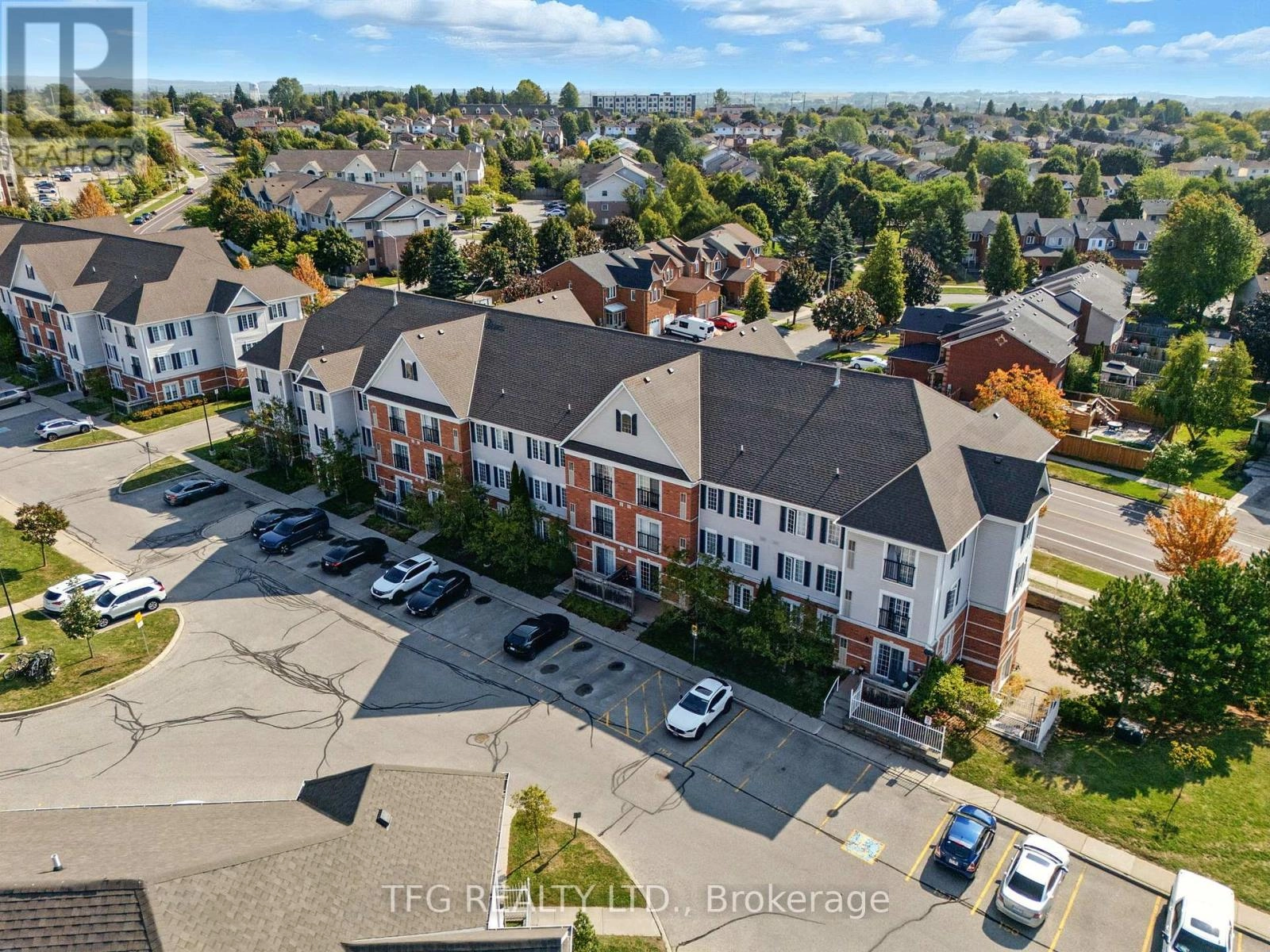 211 - 106 Aspen Springs Drive, Clarington, Ontario  L1C 5N7 - Photo 3 - E12413911