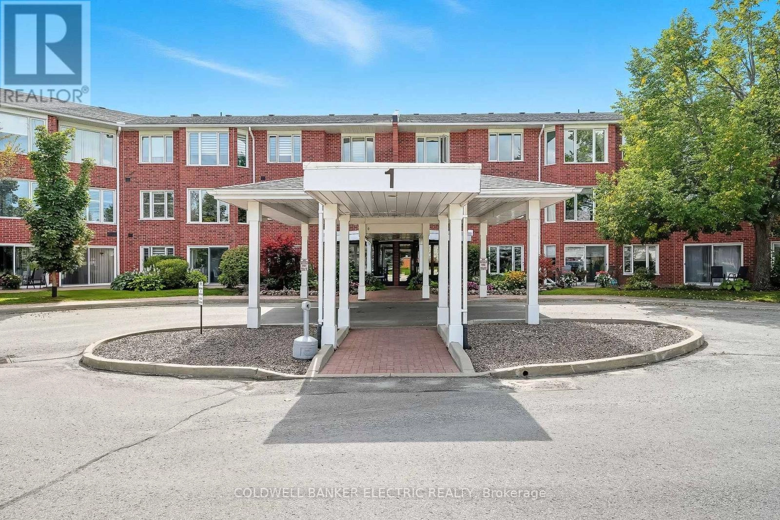 301 - 1 Heritage Way, Kawartha Lakes, Ontario  K9V 5P9 - Photo 1 - X12414155