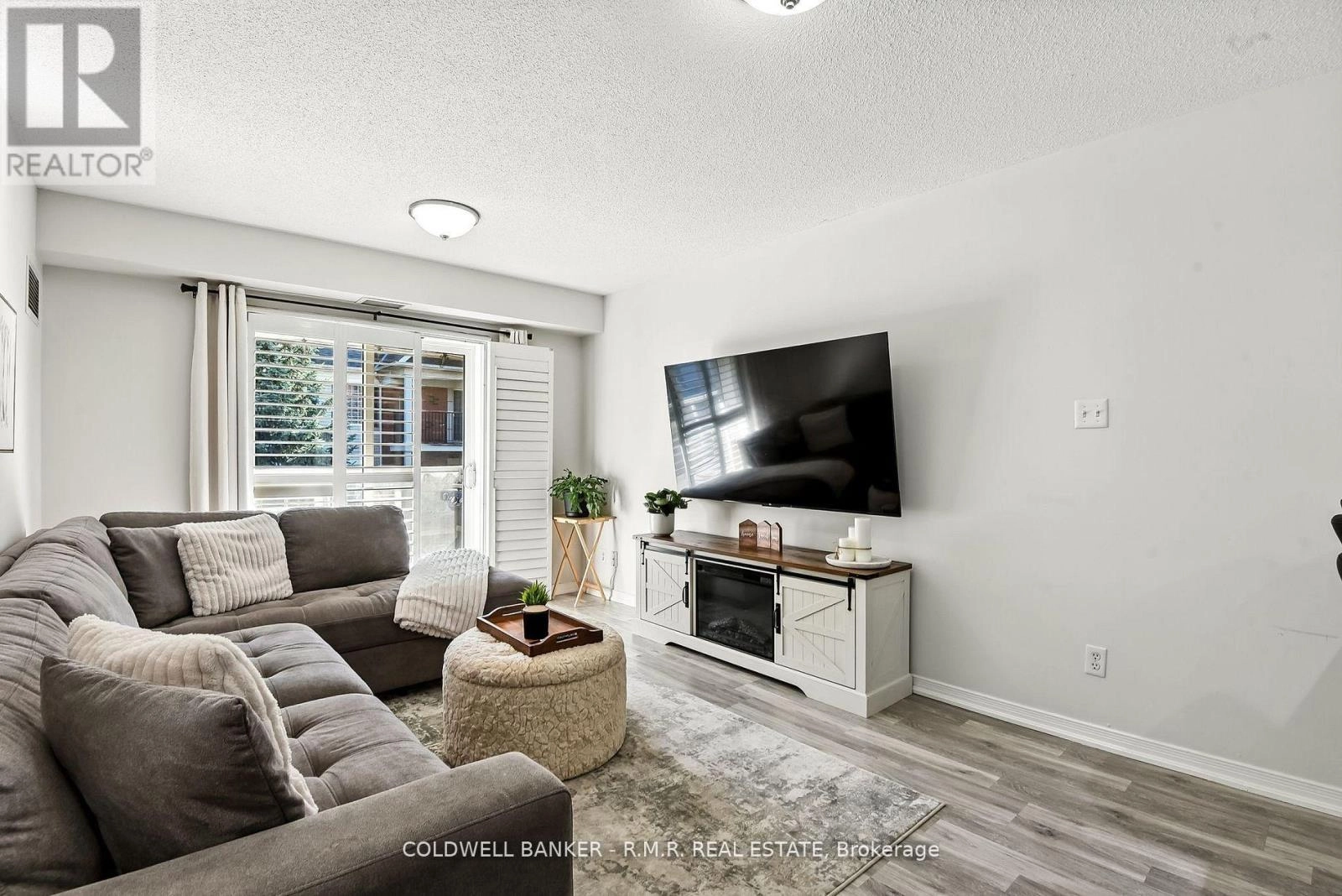 310 - 124 Aspen Springs Drive, Clarington, Ontario  L1C 0G8 - Photo 3 - E12414362