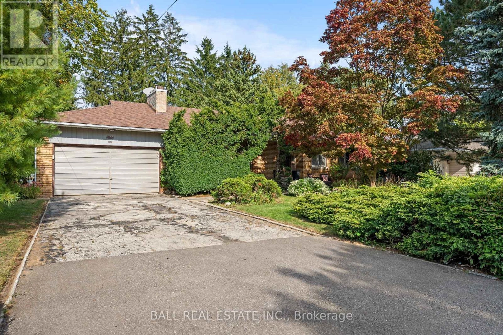 1431 Lochlin Trail, Mississauga, Ontario  L5G 3V5 - Photo 3 - W12414526