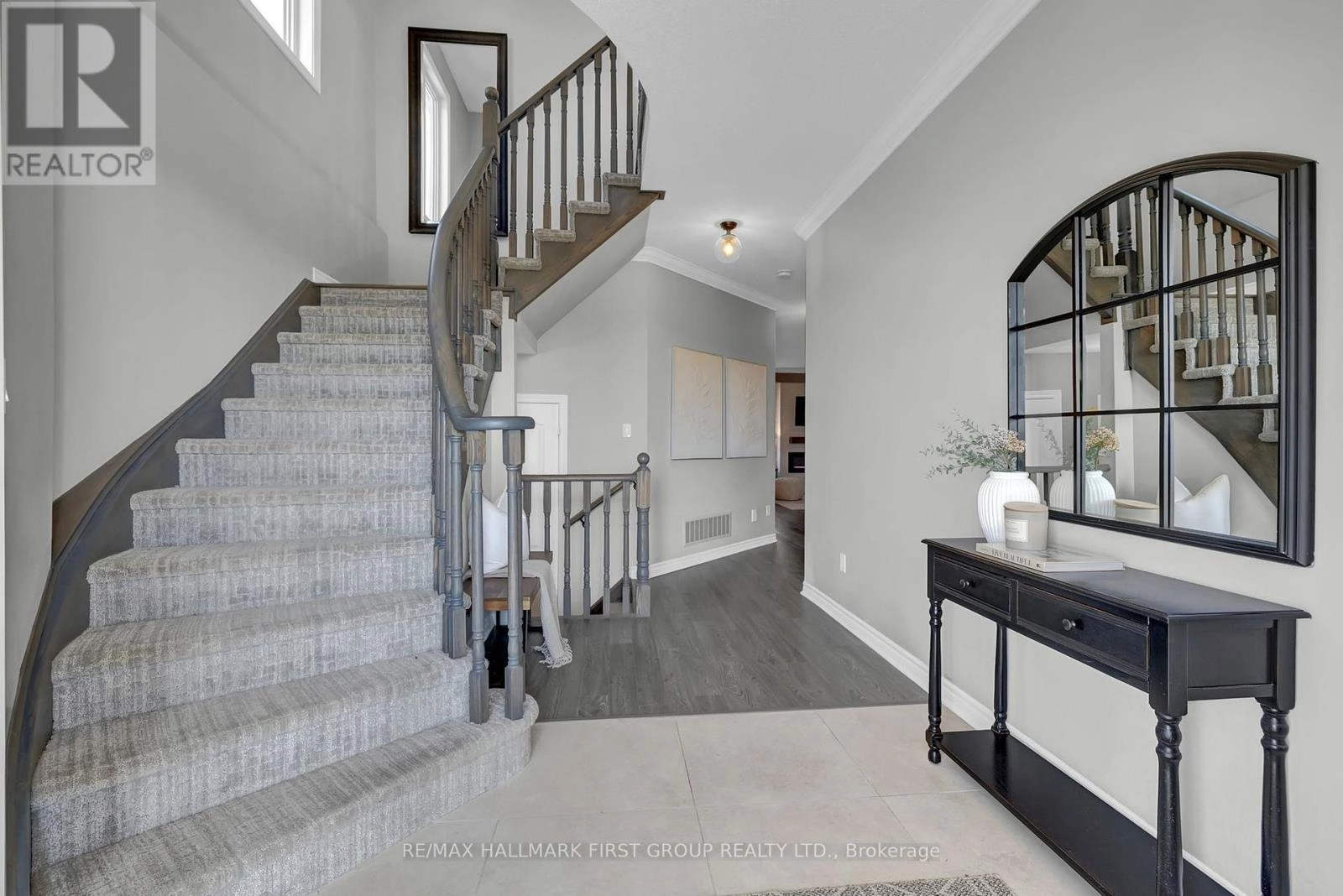 7 Primeau Crescent, Kawartha Lakes, Ontario  K9V 0M6 - Photo 3 - X12414497