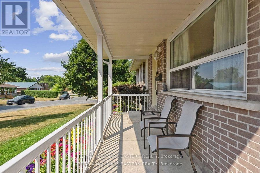 604 Garside Drive, Peterborough East, Ontario  K9H 7C7 - Photo 3 - X12415634