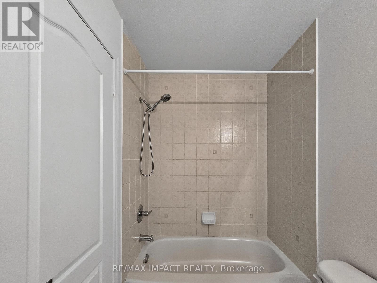 232 Rouge River Drive, Toronto, Ontario  M1B 0A8 - Photo 38 - E12416209