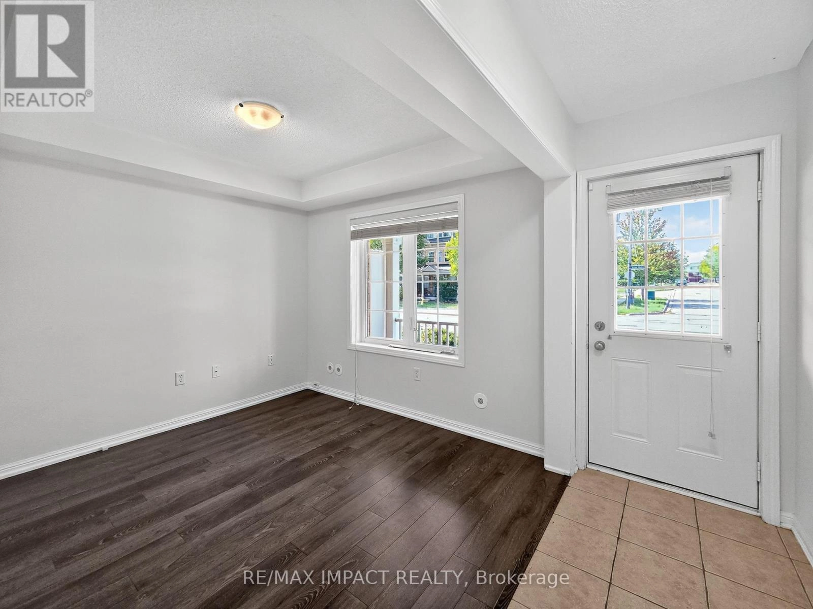 232 Rouge River Drive, Toronto, Ontario  M1B 0A8 - Photo 5 - E12416209