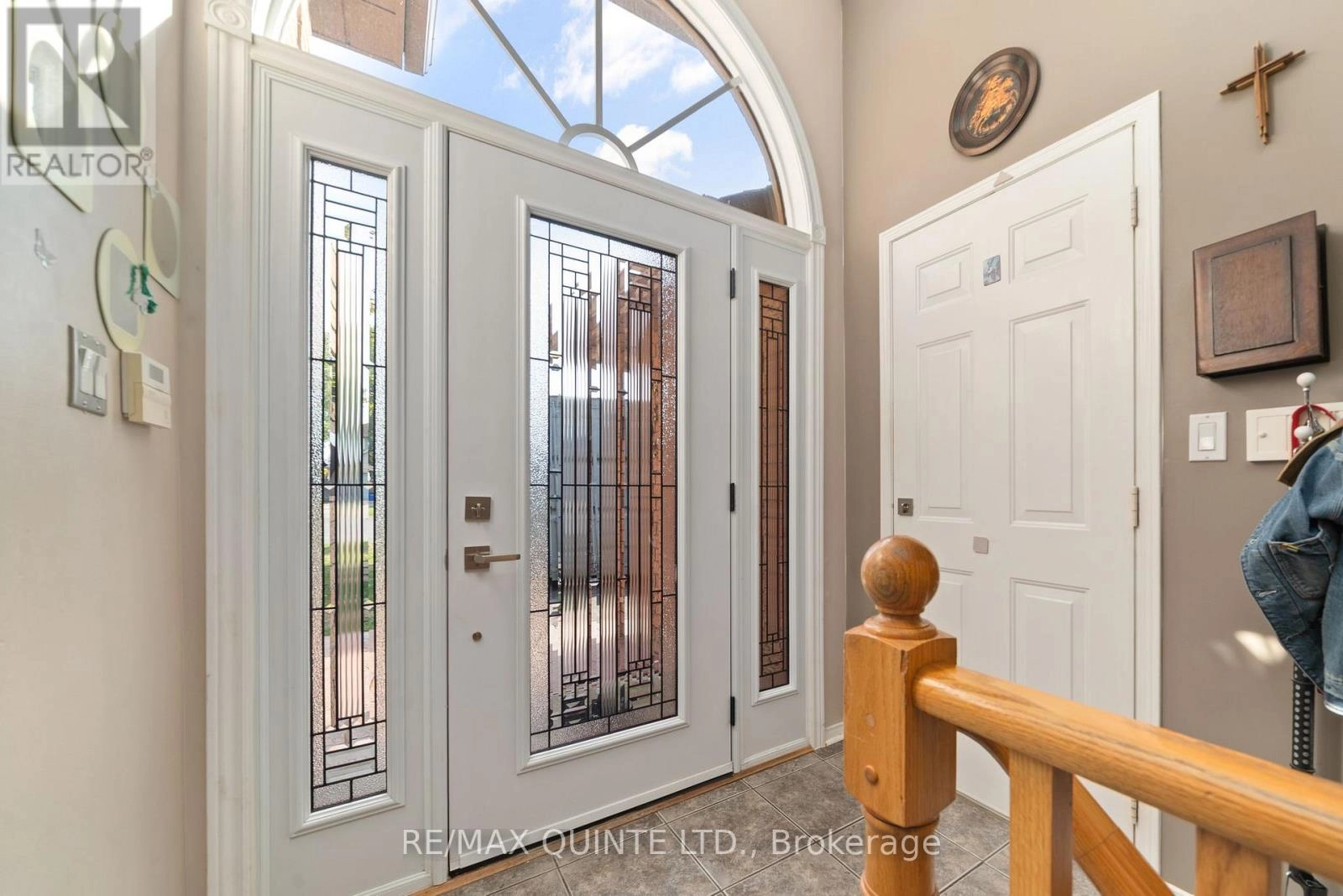 2 Marchmont Place, Belleville, Ontario  K8P 5E4 - Photo 3 - X12416840