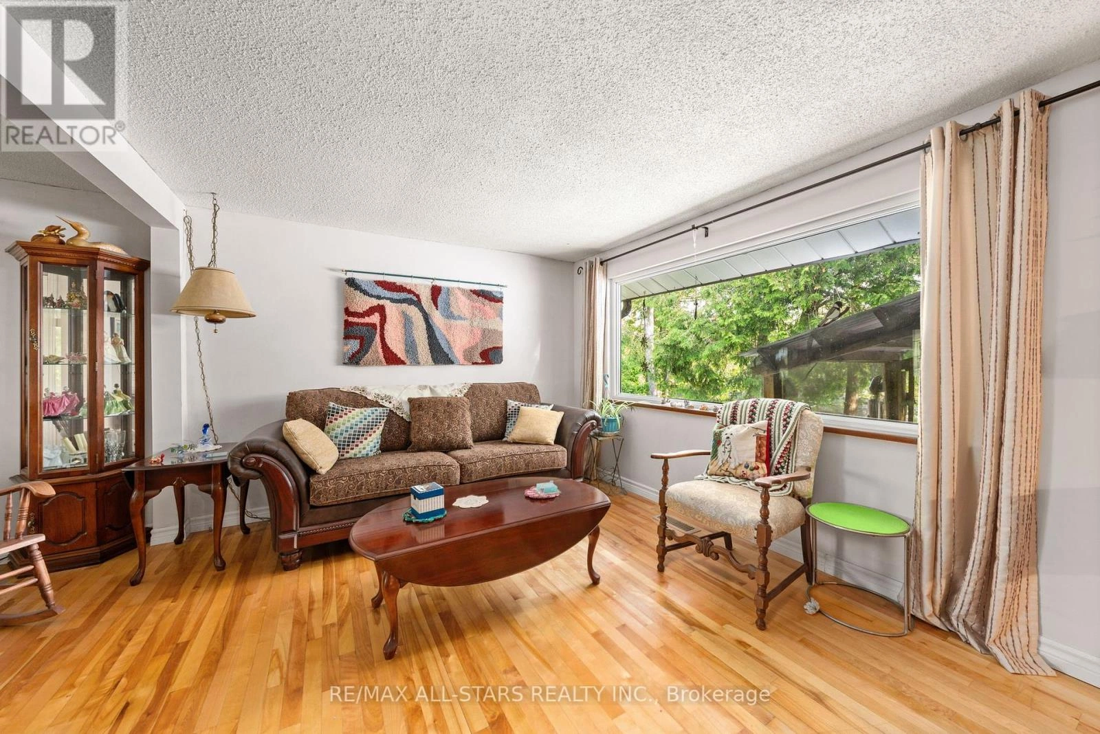 14 Wychwood Drive E, Kawartha Lakes, Ontario  K0M 1N0 - Photo 14 - X12384885