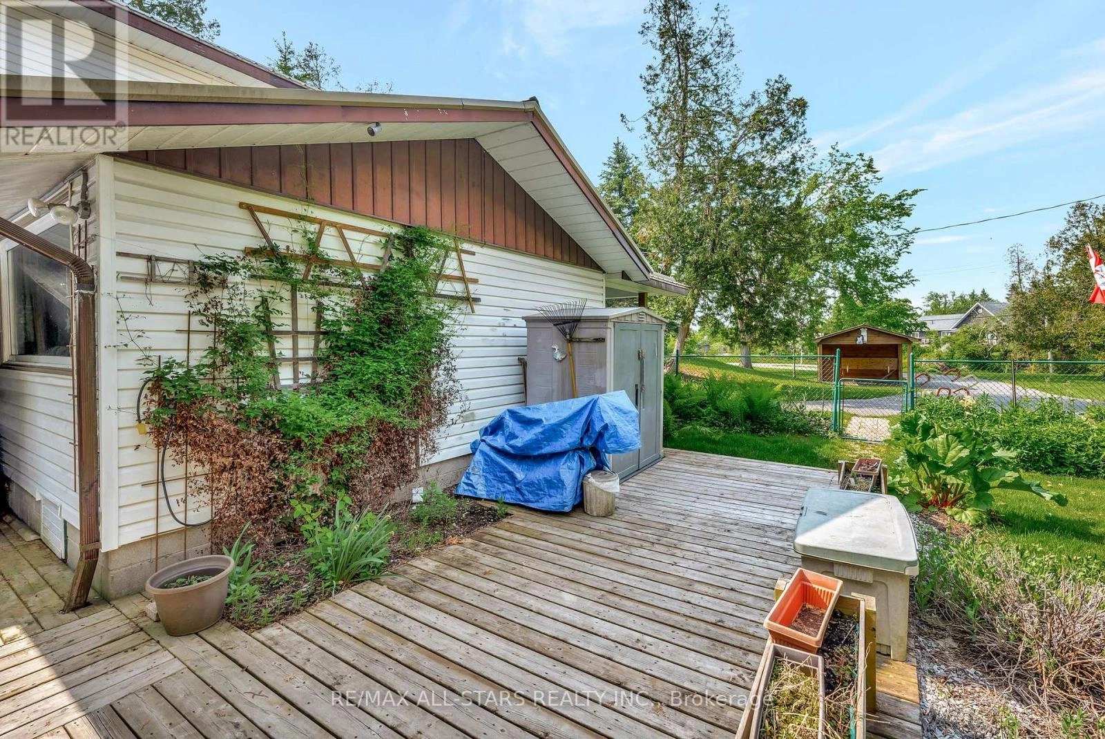 14 Wychwood Drive E, Kawartha Lakes, Ontario  K0M 1N0 - Photo 36 - X12384885