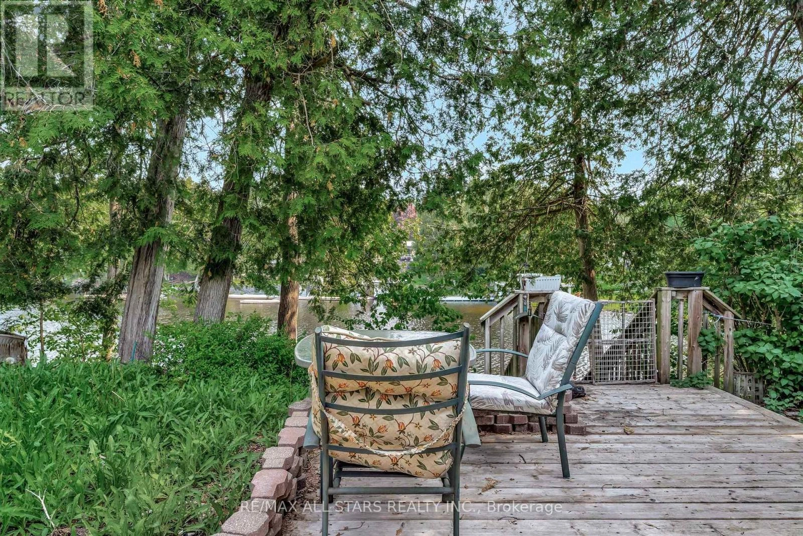 14 Wychwood Drive E, Kawartha Lakes, Ontario  K0M 1N0 - Photo 40 - X12384885