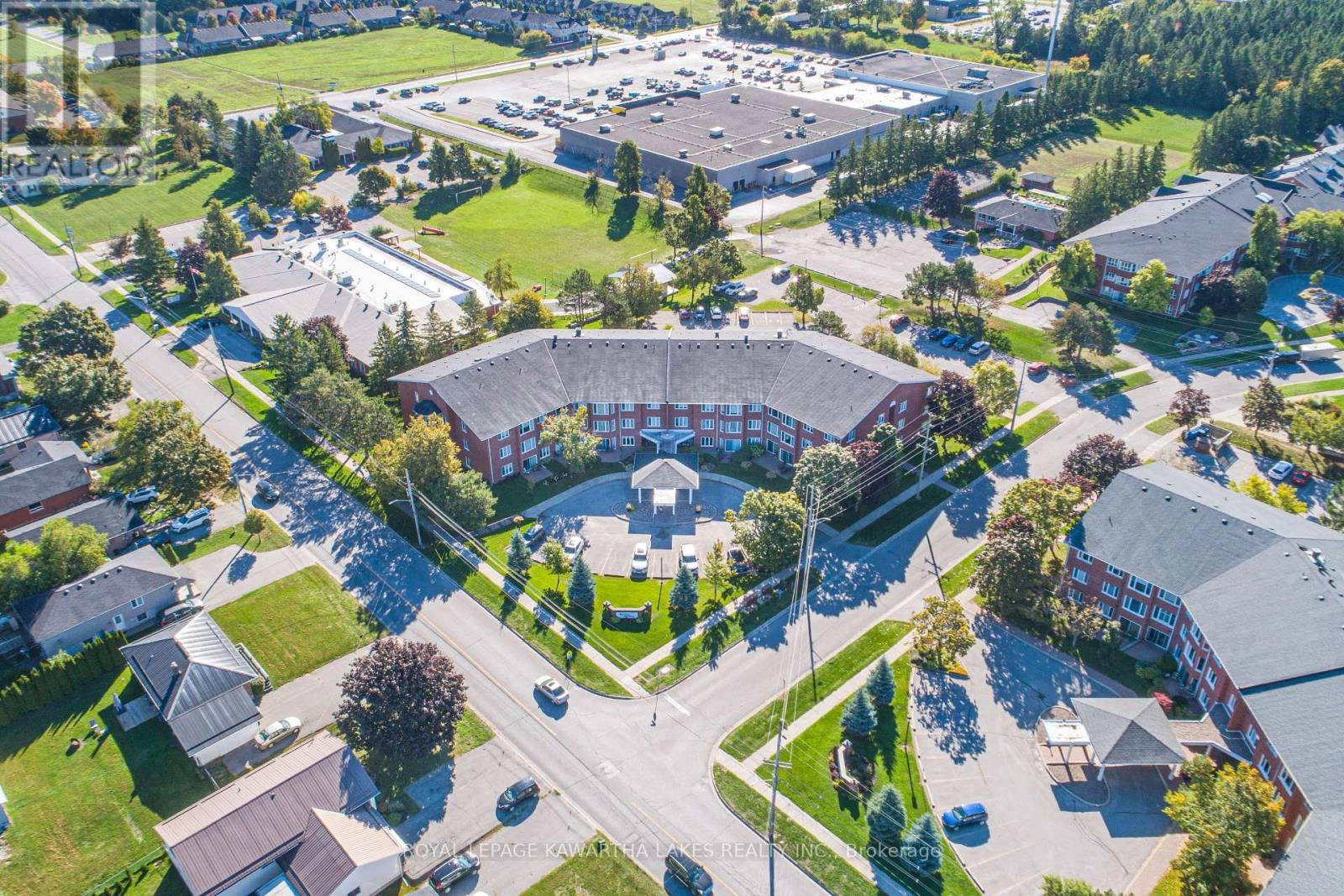 215 - 2 Heritage Way, Kawartha Lakes, Ontario K9V 5P5 - Photo 2 - X12418440