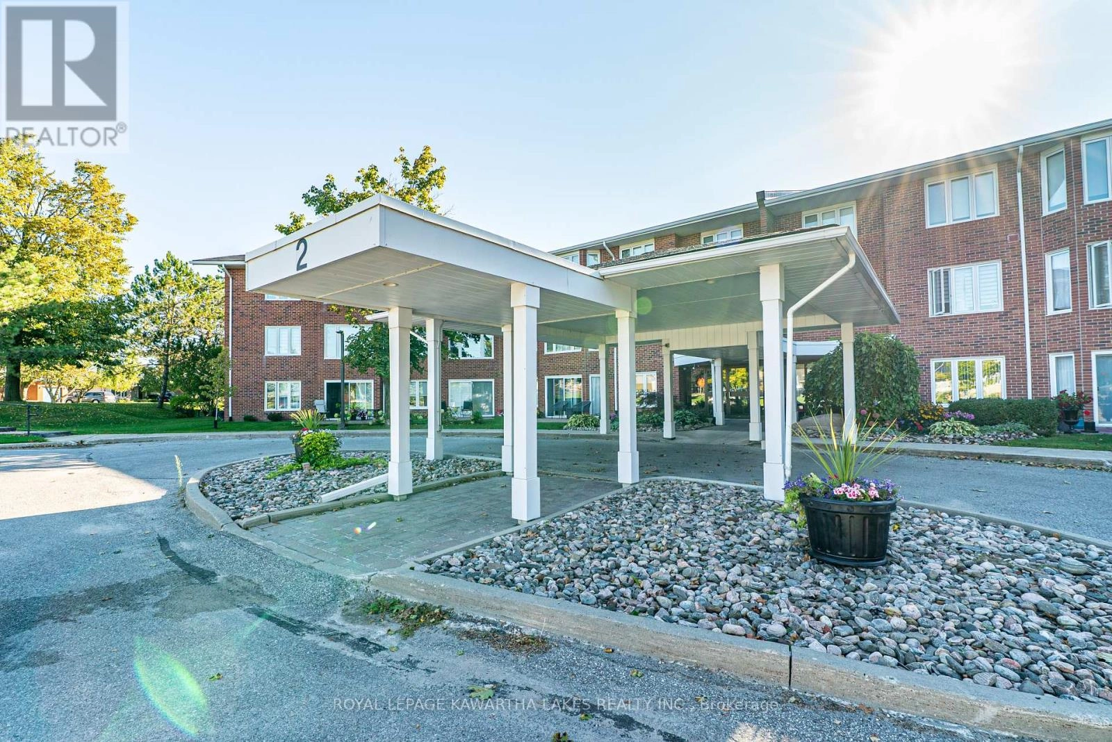 215 - 2 Heritage Way, Kawartha Lakes, Ontario K9V 5P5 - Photo 6 - X12418440