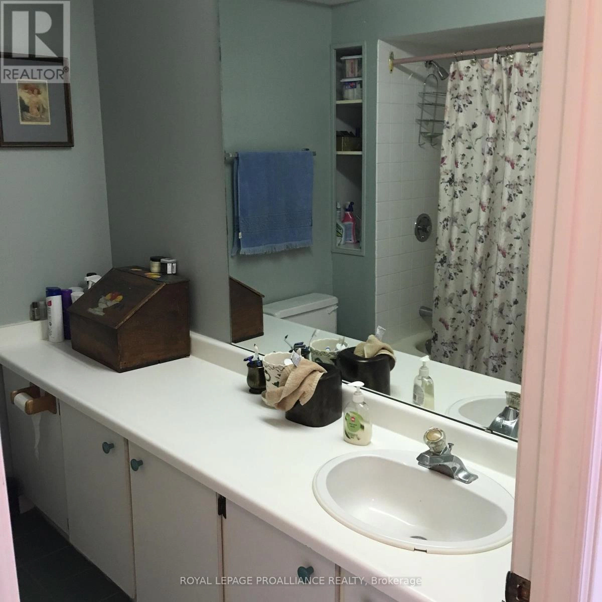 13 Portneuf Court, Toronto, Ontario M5A 4E4 - Photo 12 - C12419259