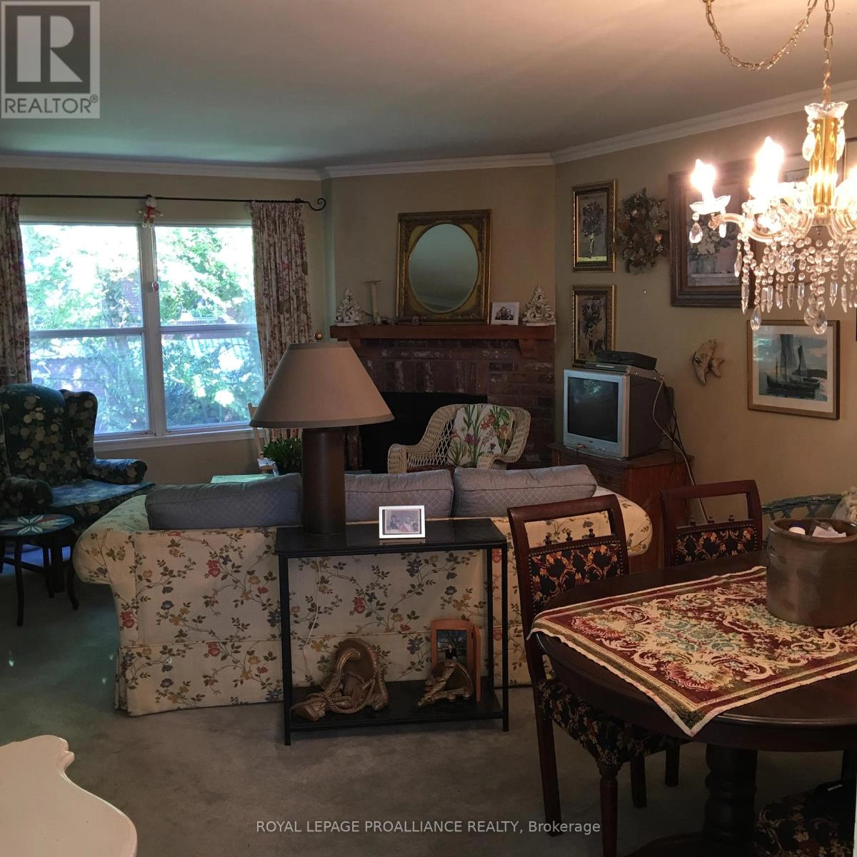 13 Portneuf Court, Toronto, Ontario M5A 4E4 - Photo 7 - C12419259