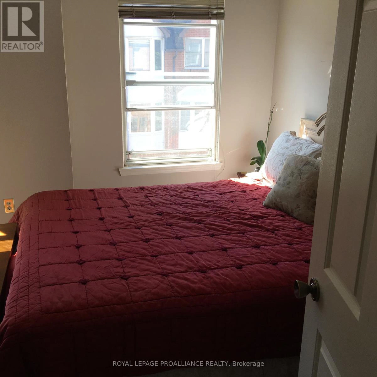 13 Portneuf Court, Toronto, Ontario M5A 4E4 - Photo 9 - C12419259