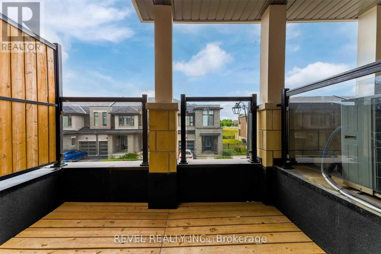 21 Donald Fleming Way, Whitby, Ontario  L1R 0N8 - Photo 2 - E12420043