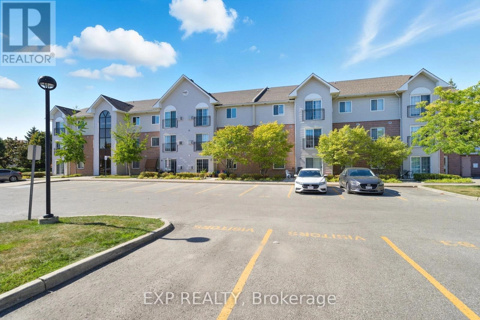202 - 91 Aspen Springs Drive, Clarington, Ontario  L1C 5J9 - Photo 3 - E12420102
