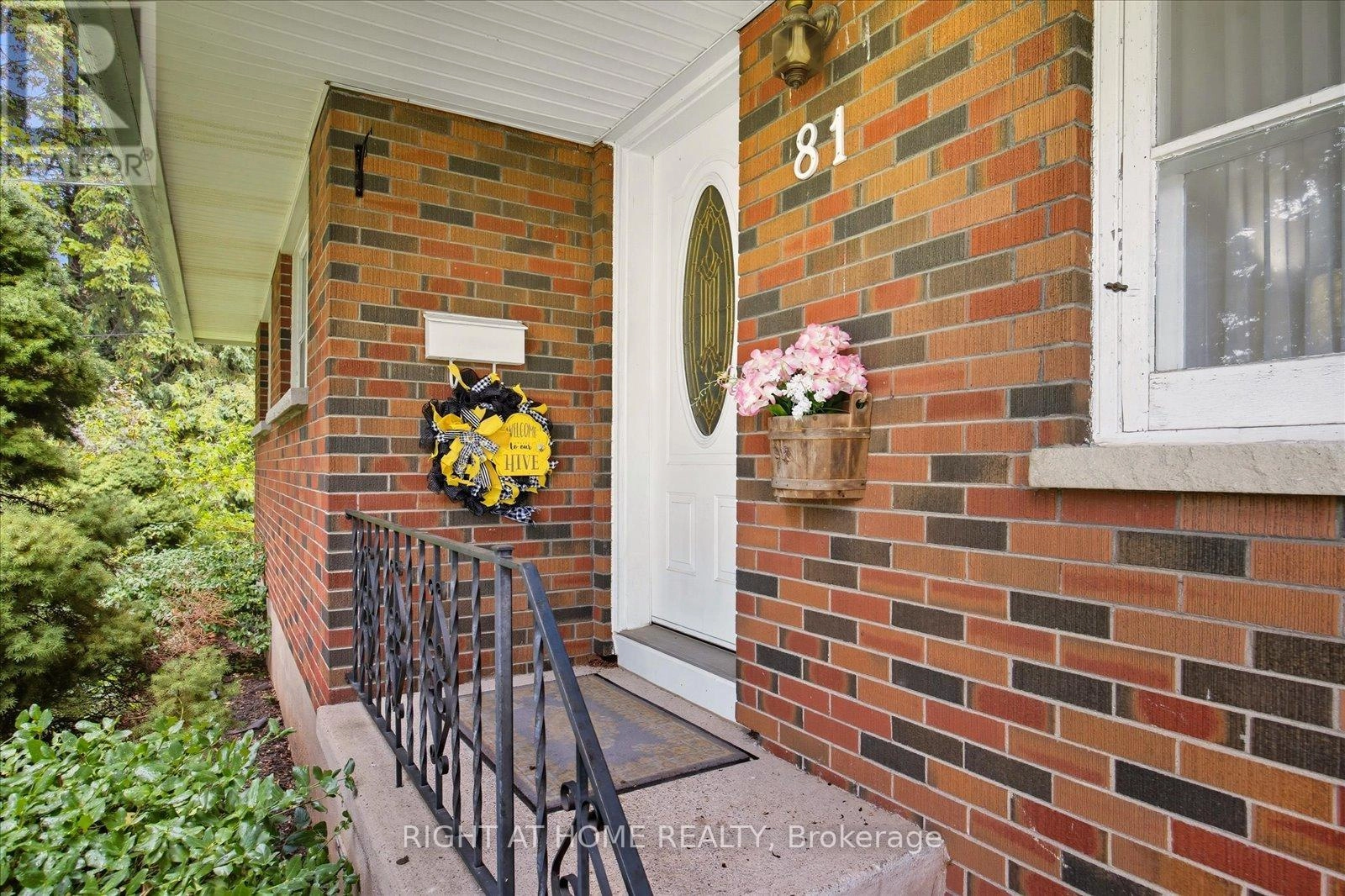 81 Meadow Crescent, Whitby, Ontario  L1N 3J2 - Photo 2 - E12420676