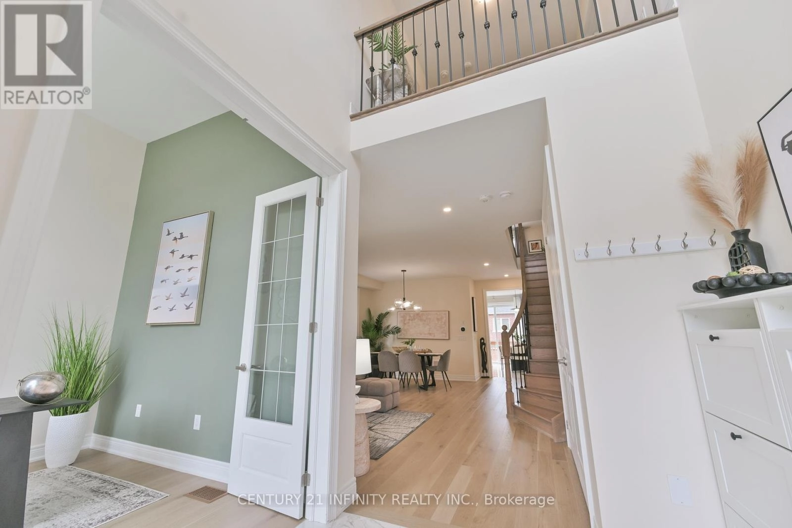 34 Watershed Gate, East Gwillimbury, Ontario  L9N 0Y6 - Photo 3 - N12425668