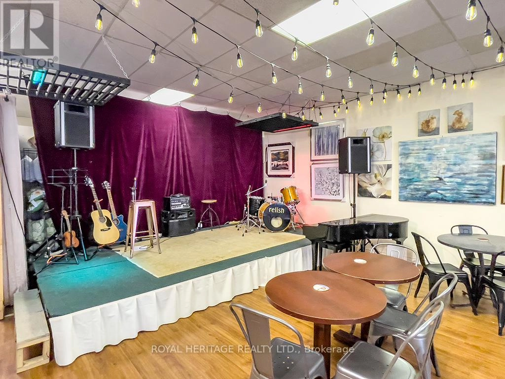 313 Front Street, Belleville, Ontario  K8N 2Z9 - Photo 11 - X12426143