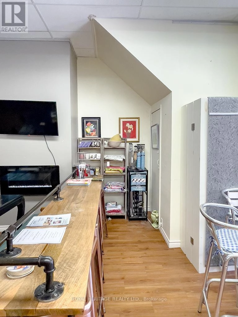 313 Front Street, Belleville, Ontario  K8N 2Z9 - Photo 17 - X12426143