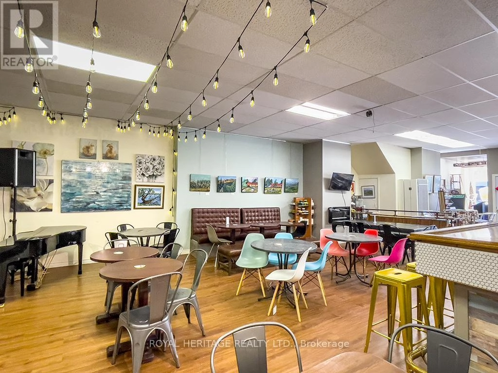 313 Front Street, Belleville, Ontario  K8N 2Z9 - Photo 4 - X12426143