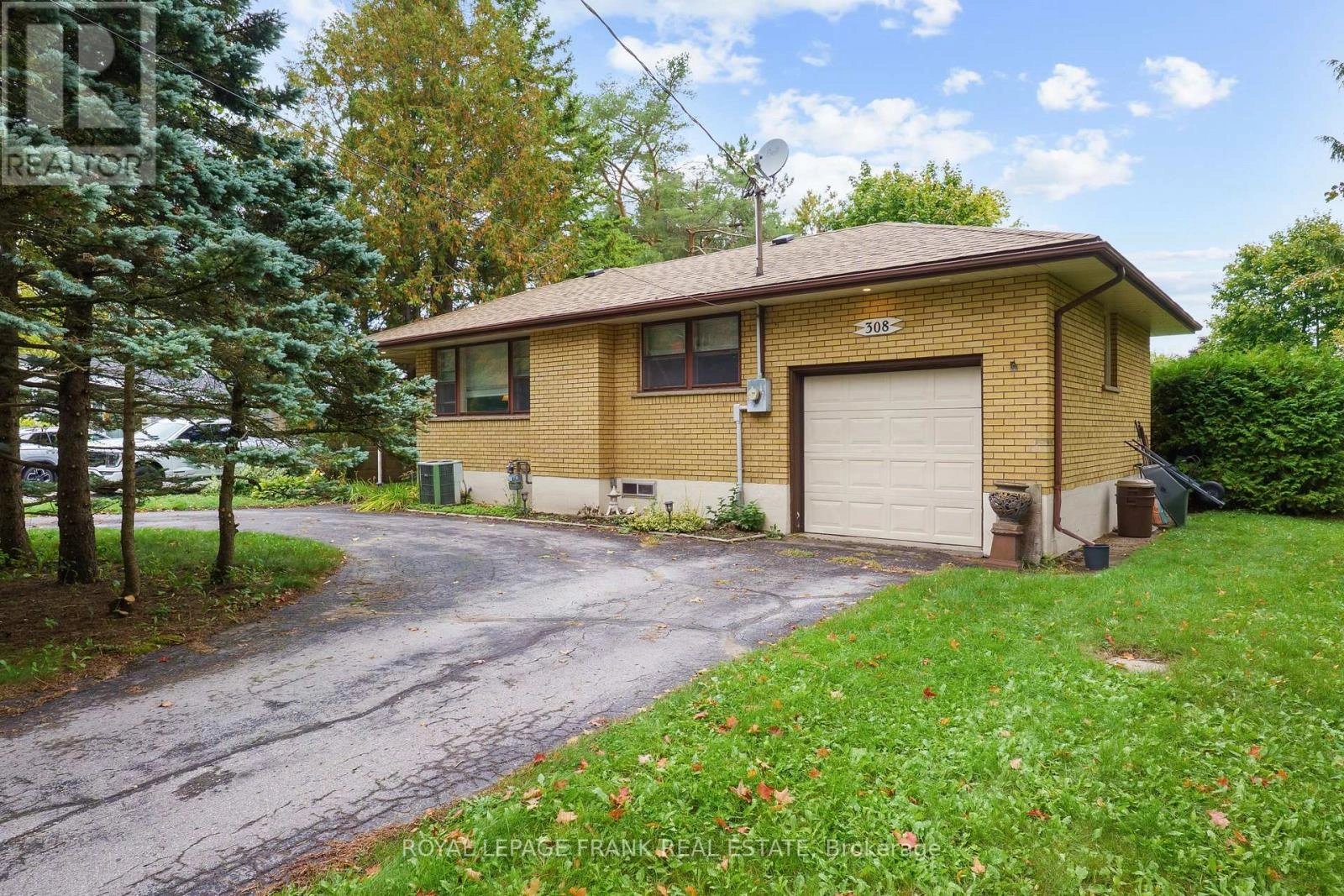 308 Cottonwood Drive, Peterborough, Ontario  K9J 6N4 - Photo 2 - X12430451