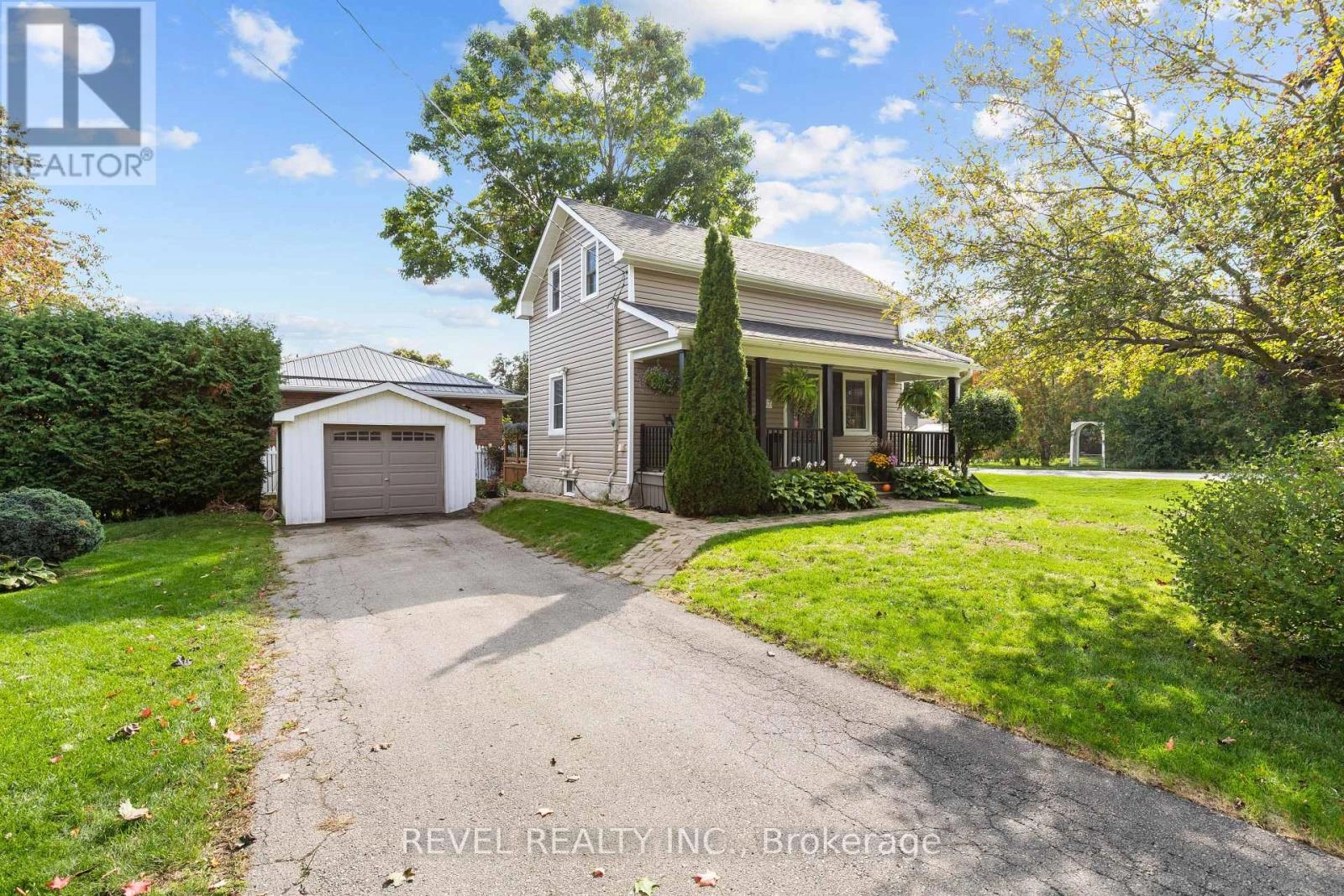 35 Glenelg Street E, Kawartha Lakes, Ontario  K9V 1Y9 - Photo 2 - X12432168