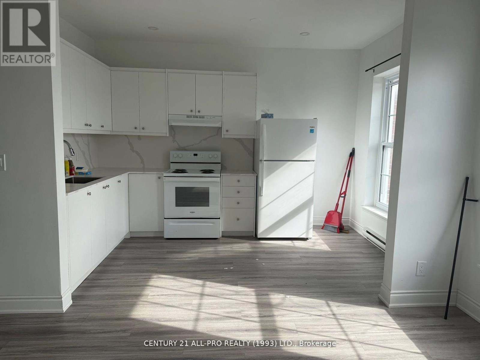 Unit 3 - 82 King Street W, Cobourg, Ontario  K9A 2M3 - Photo 3 - X12433301