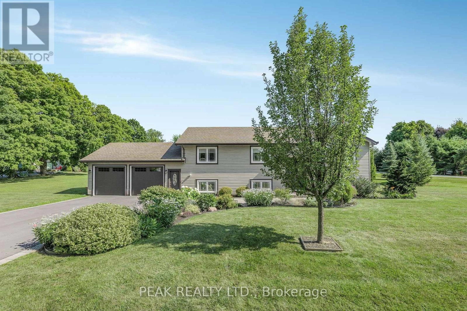 116 Prinyers Cove Crescent, Prince Edward County, Ontario  K0K 2T0 - Photo 2 - X12434124