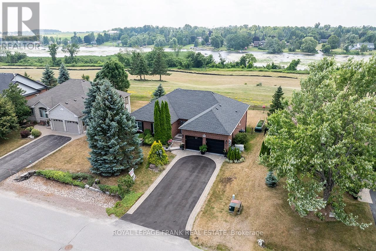 202 Southcrest Drive, Kawartha Lakes, Ontario  L0C 1G0 - Photo 2 - X12434840