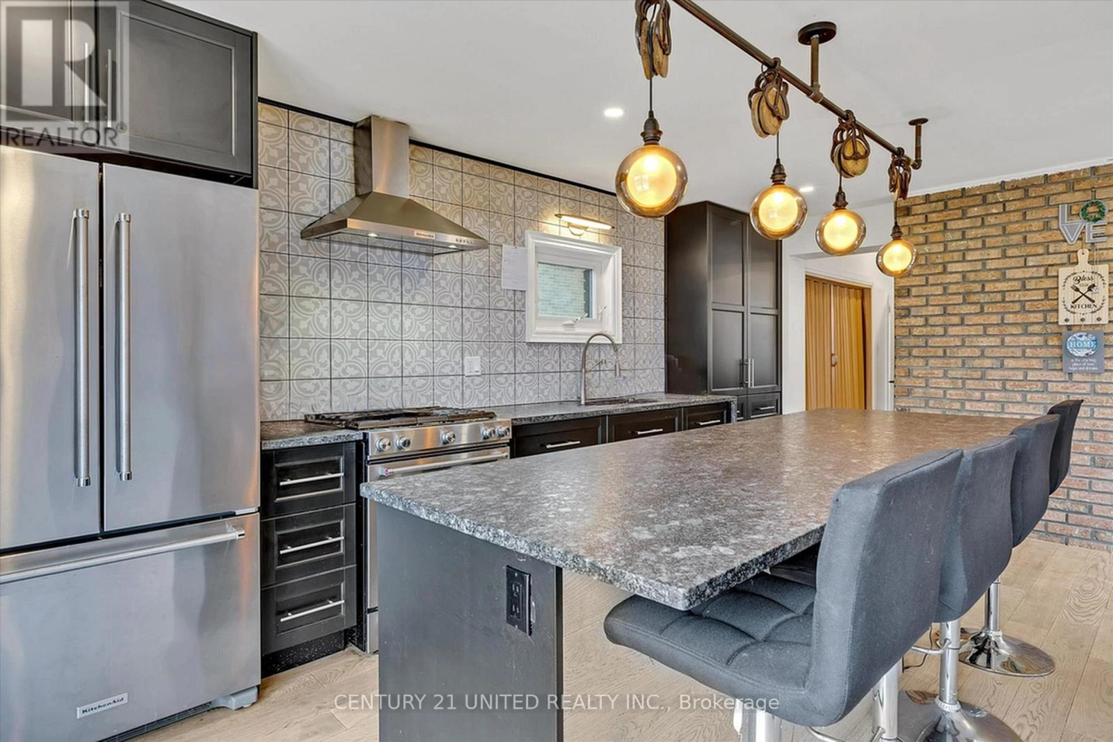 508 Sherbrooke Street, Peterborough, Ontario K9J 2P3 - Photo 10 - X12430327