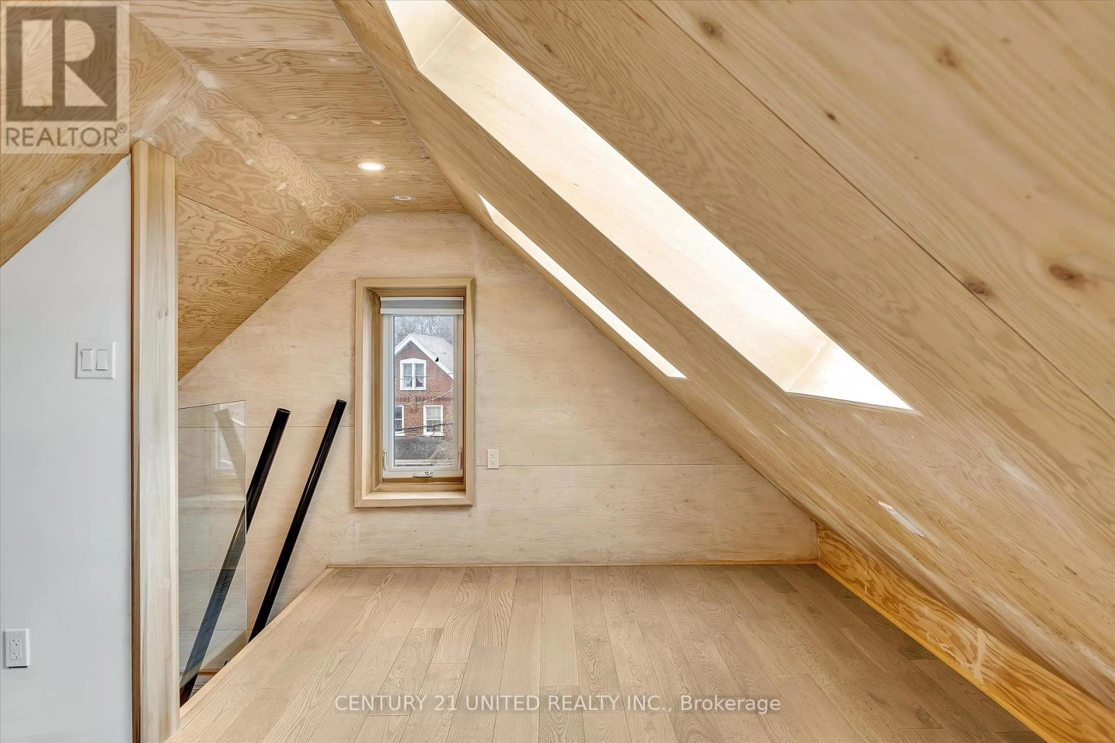 508 Sherbrooke Street, Peterborough, Ontario K9J 2P3 - Photo 19 - X12430327