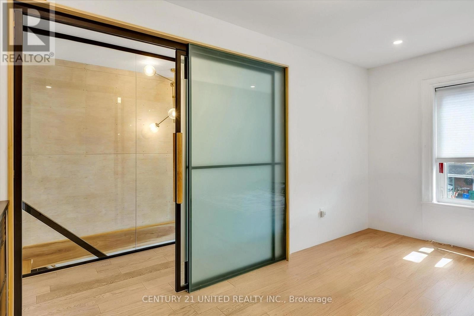 508 Sherbrooke Street, Peterborough, Ontario K9J 2P3 - Photo 15 - X12430327