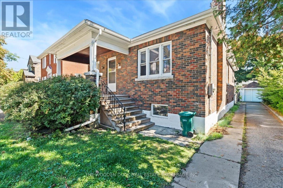 219 Victoria Street, Kingston, Ontario  K7L 3Y9 - Photo 2 - X12437353