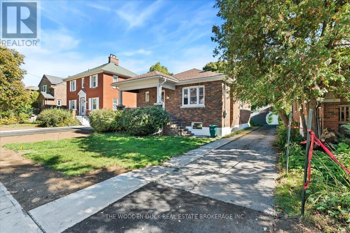 219 Victoria Street, Kingston, Ontario  K7L 3Y9 - Photo 3 - X12437353