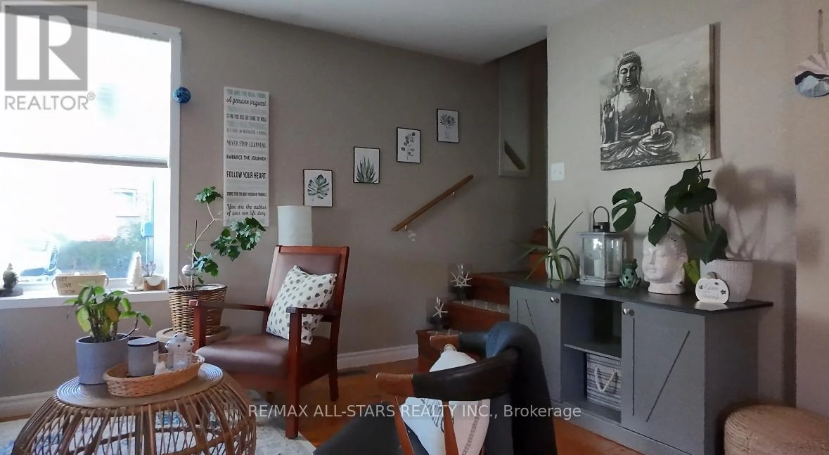 147 Lake Street, Peterborough, Ontario K9J 2H2 - Photo 14 - X12442497