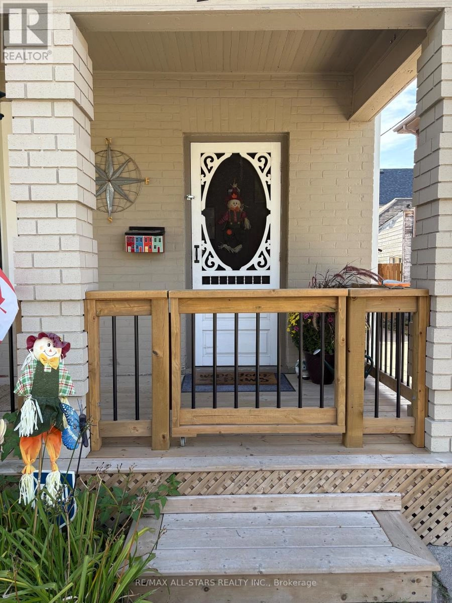 147 Lake Street, Peterborough, Ontario K9J 2H2 - Photo 2 - X12442497