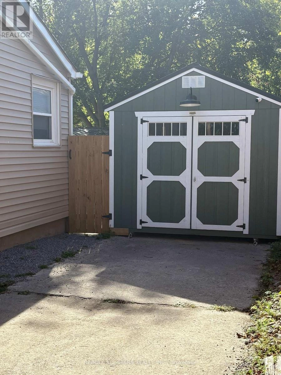 147 Lake Street, Peterborough, Ontario K9J 2H2 - Photo 25 - X12442497