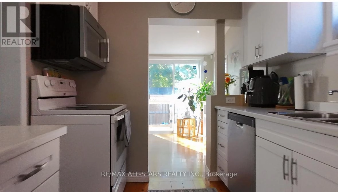 147 Lake Street, Peterborough, Ontario K9J 2H2 - Photo 26 - X12442497