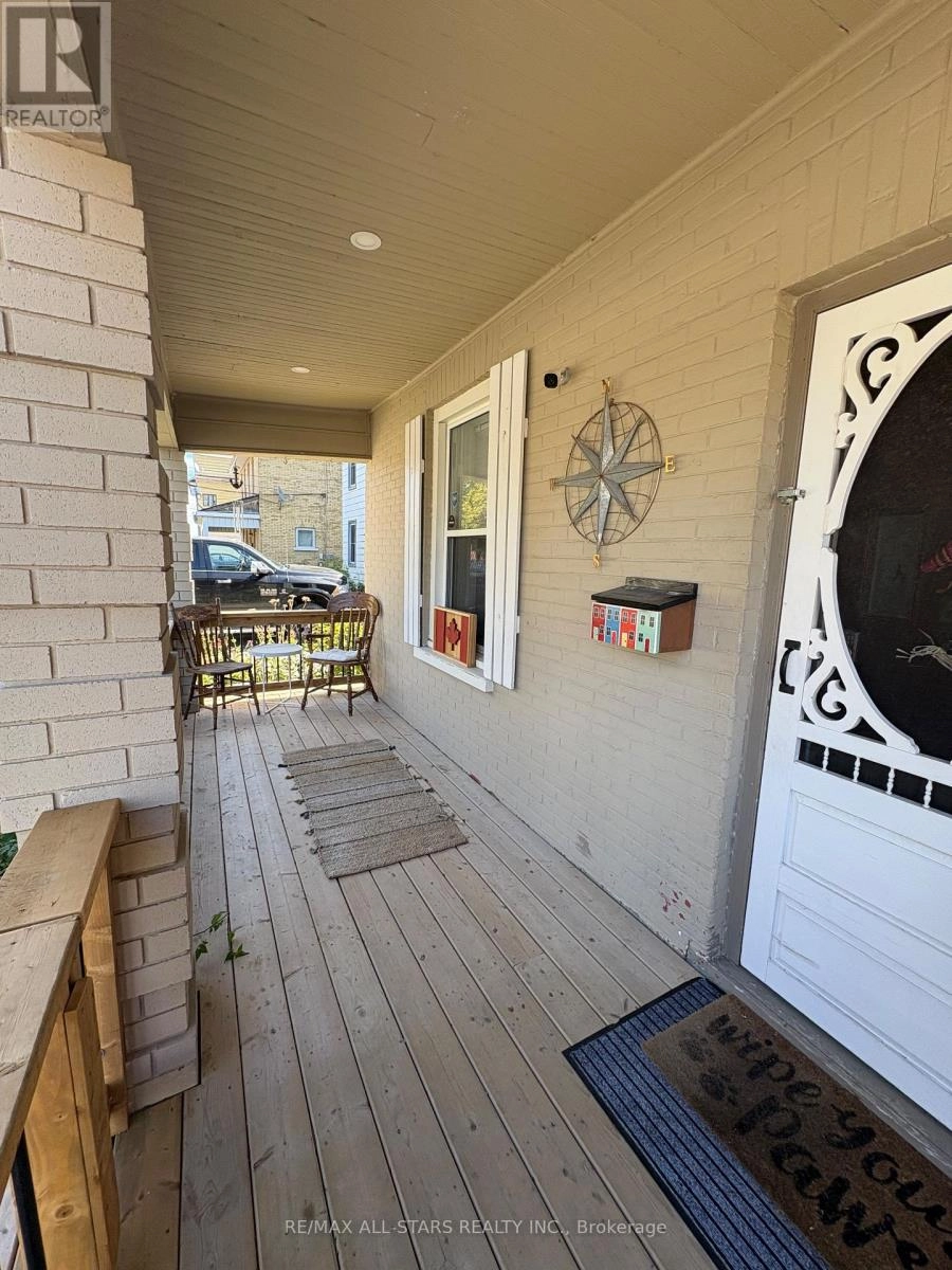 147 Lake Street, Peterborough, Ontario K9J 2H2 - Photo 3 - X12442497