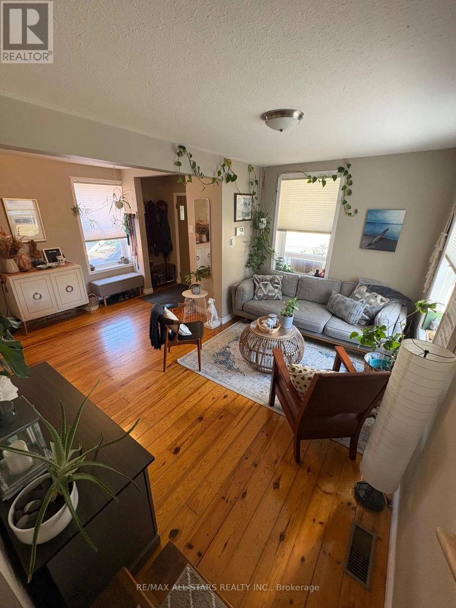 147 Lake Street, Peterborough, Ontario K9J 2H2 - Photo 4 - X12442497