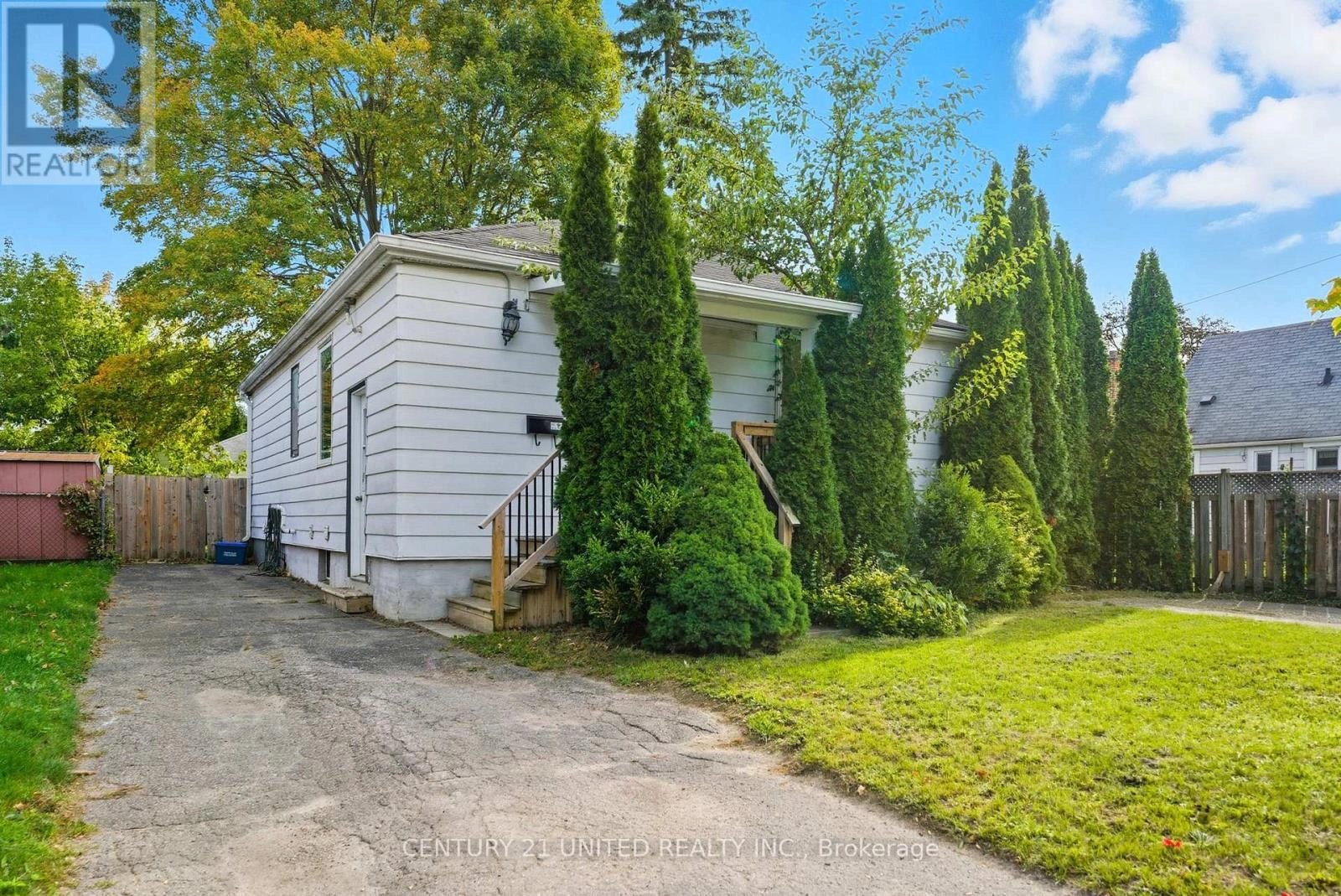 559 Hamilton Street, Peterborough, Ontario  K9J 4C2 - Photo 1 - X12442929