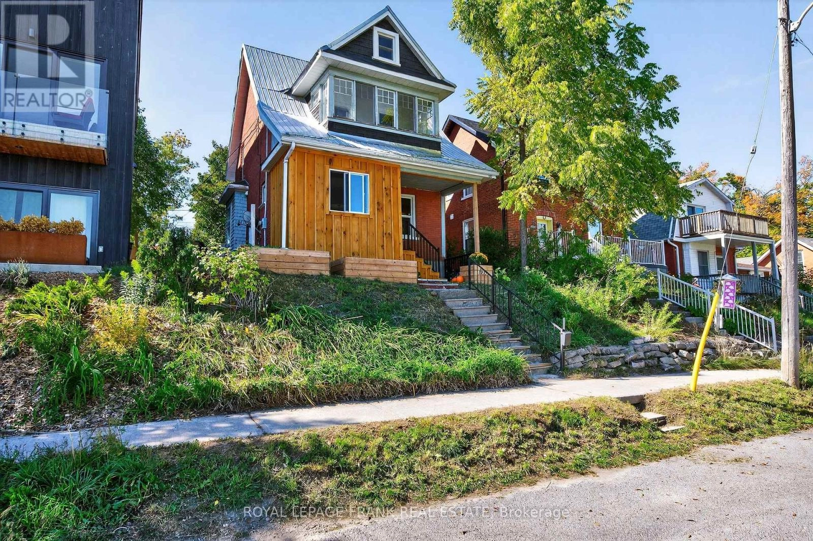1217 Grandview Avenue, Peterborough, Ontario  K9J 5P7 - Photo 2 - X12444988