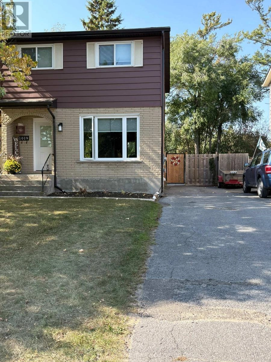 1019 Sprucewood Crescent, Kingston, Ontario  K7P 1N1 - Photo 1 - X12446838