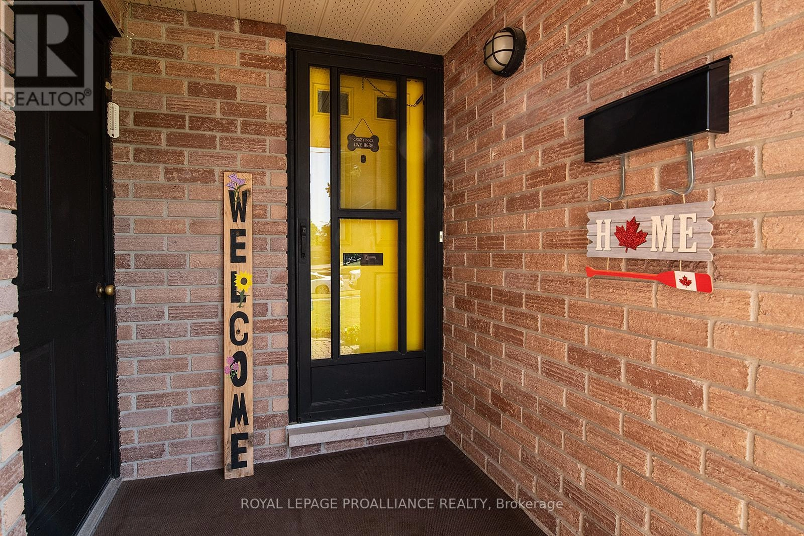 583 Victoria Avenue, Belleville, Ontario  K8N 2G8 - Photo 3 - X12448629