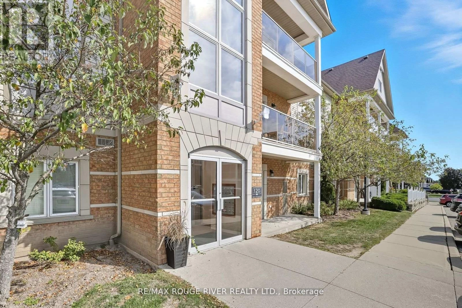 104 - 120 Aspen Springs Drive, Clarington, Ontario  L1C 0G7 - Photo 3 - E12449121