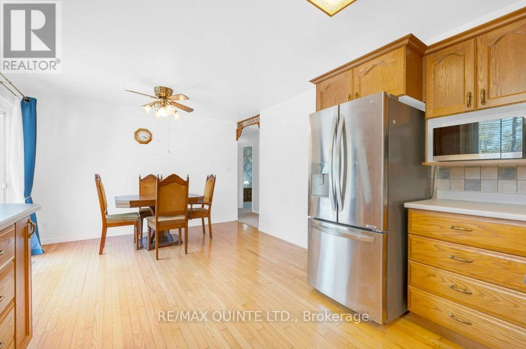 53 Water Street, Quinte West, Ontario  K8V 4M1 - Photo 17 - X12449497